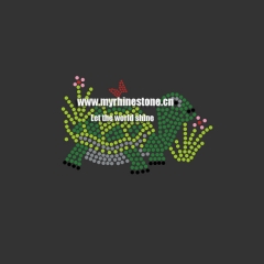 Tortoise Flower Iron on Rhinestone Motif